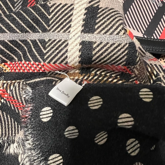 Vera Bradley crossbody satchel and matching scarf in Sophia plaid - Picture 3 of 8
